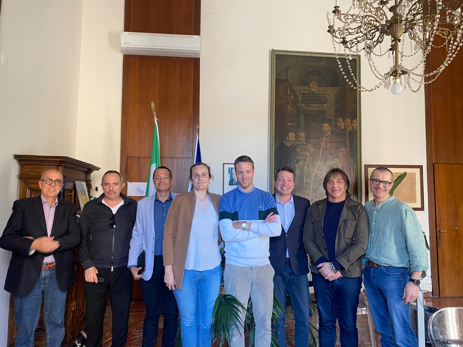 Botteghe del Centro di Crema: confronto con il Comune